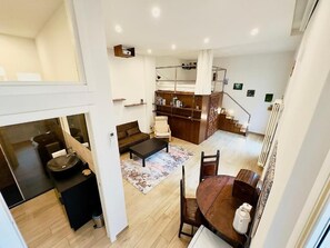 Cortinas blackout, tabla de planchar con plancha y wifi gratis