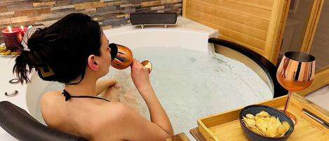 Hot tub, deep-tissue massages, Swedish massages, Thai massages