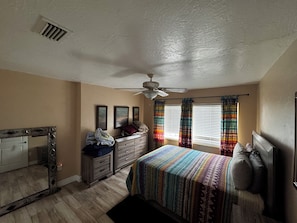 3 bedrooms, bed sheets