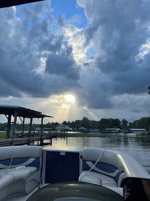 Property grounds - Big Soothing 3-bedroom house with AC in Astor on the St John’s River!! (Astor)