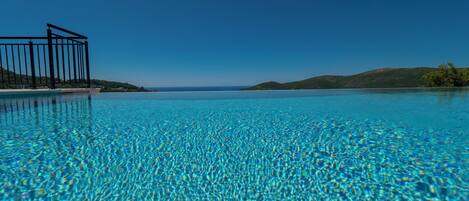 Udendørs pool