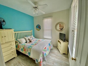 2 bedrooms, iron/ironing board, WiFi