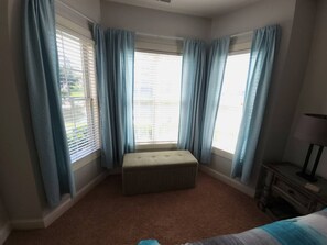 3 chambres, fer et planche à repasser, Wi-Fi, draps fournis