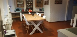 Micro-ondes, four, plaque de cuisson, lave-vaisselle