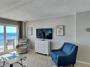 Condo (2 Bedrooms) | Property amenity