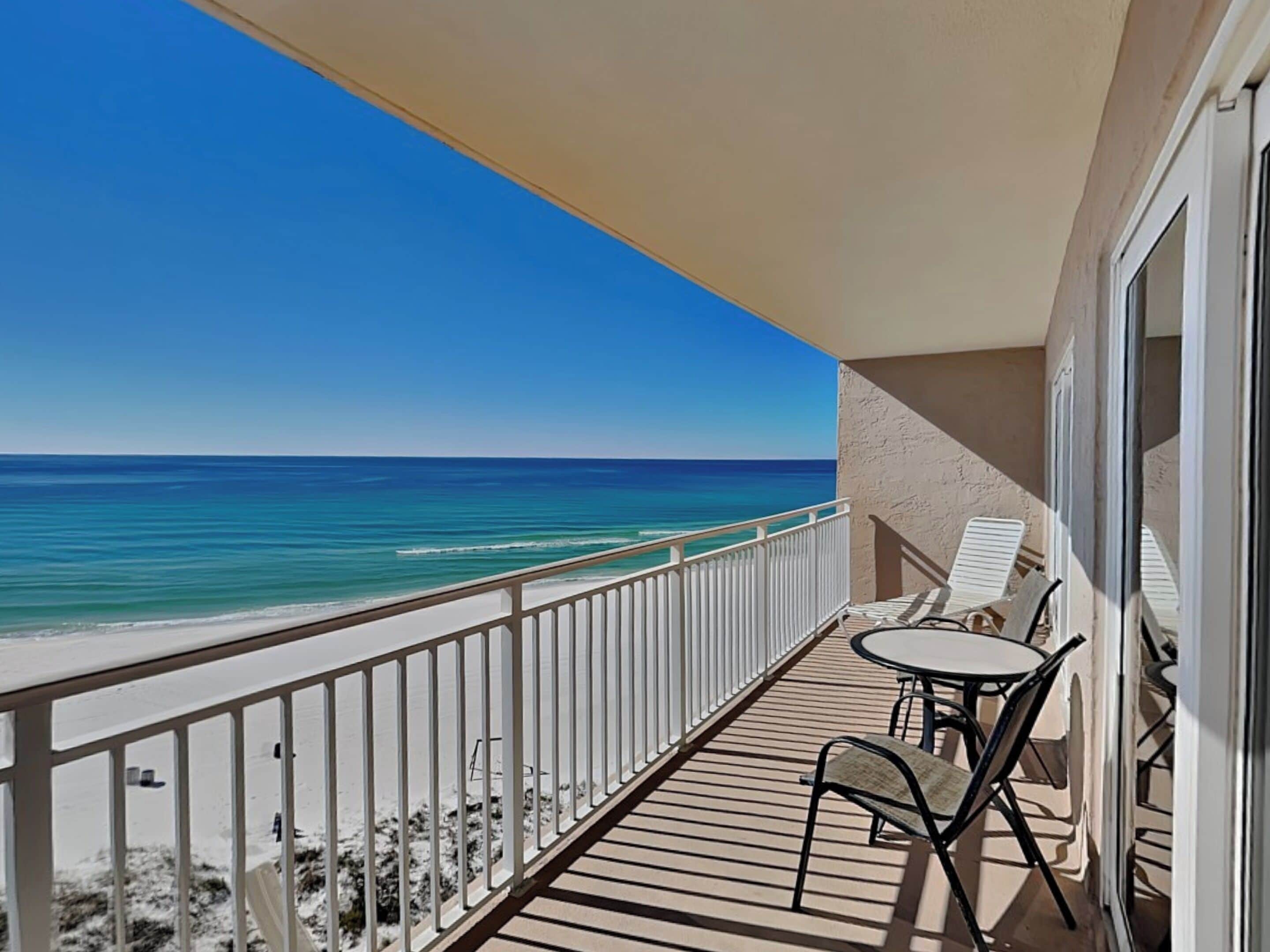 Condo (2 Bedrooms) | Front of property