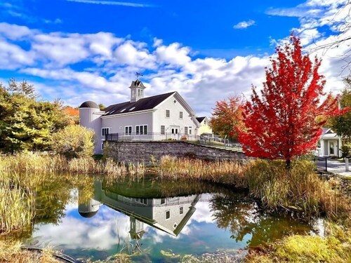 Cottages at Summer Village, fully furnished cottage, Wi-fi, heated pools, hot tub