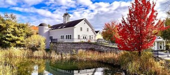 Cottages at Summer Village, fully furnished cottage, Wi-fi, heated pools, hot tub