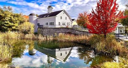 Cottages at Summer Village, fully furnished cottage, Wi-fi, heated pools, hot tub