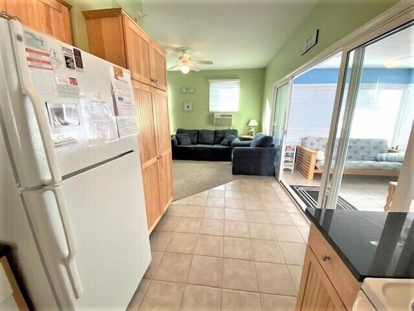 Televisión, futbolito y libros 