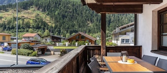 Appartement « Celina » avec vue sur la montagne, terrasse privée et Wi-Fi