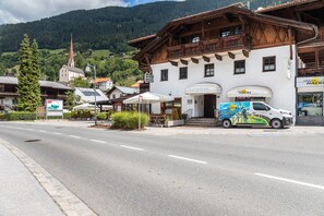 Esterni