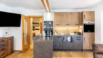 Kühlschrank, Ofen, Herdplatte, Geschirrspüler