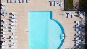 温水プール