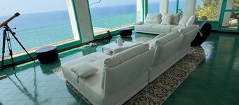 Superba villa di pregio situata nella parte più bella del sud del Lazio,