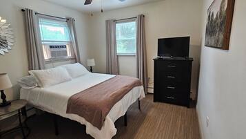 2 slaapkamers, een strijkplank/strijkijzer, wifi, beddengoed