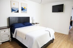2 habitaciones, tabla de planchar con plancha, wifi y ropa de cama 