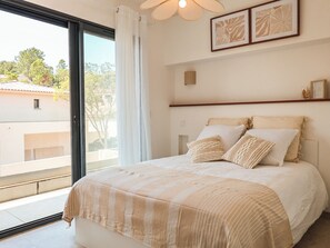 4 室のベッドルーム、アイロン / アイロン台、旅行用ベビーベッド、WiFi