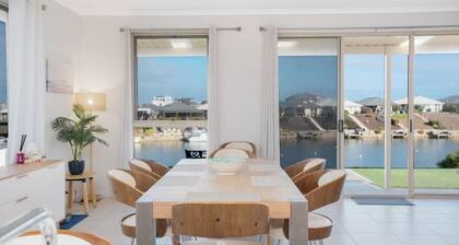Tranquil Waterfront Living on Hindmarsh Island
