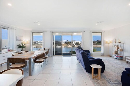 Serenity 24 Waterfront Living on Hindmarsh Island