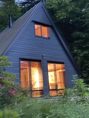 Exterior - Chic cabin spirit in the forest 10 minutes from the beach (Unknown)