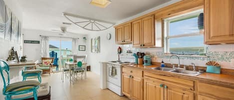 Mikrobølgeovn, ovn og kokeplater