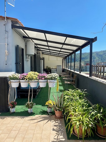 Terraza o patio. Elegant retreat – Ideal for families and groups