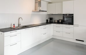 Frigorifero, microonde, forno, lavastoviglie