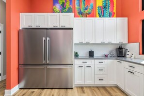Micro-ondas, fogão, cooktop, lava-louças