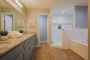 Jetted tub, hair dryer, bidet, towels