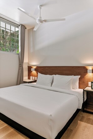 Comfort Apartment | Desk, laptop workspace, iron/ironing board, free WiFi