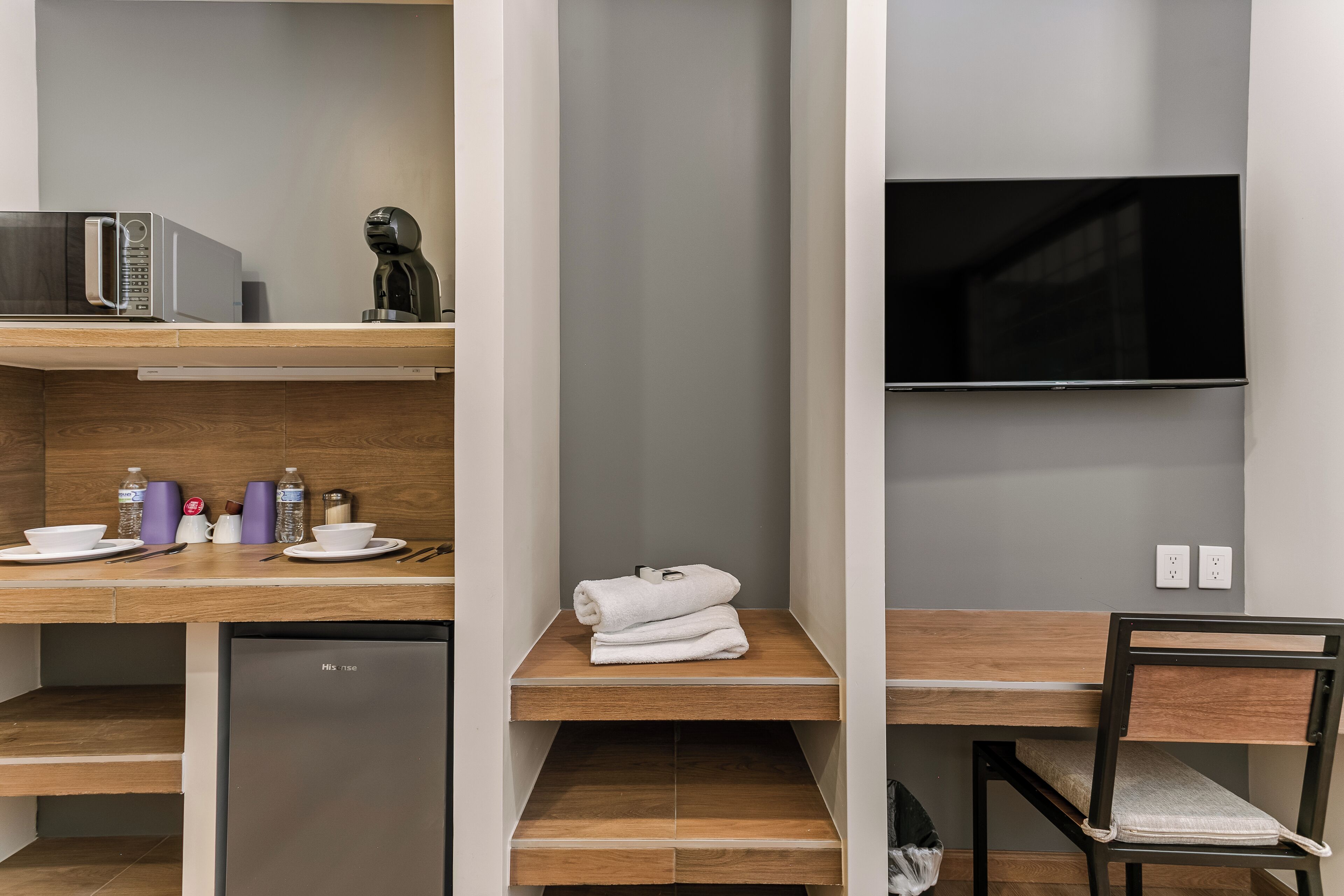 Comfort Apartment | Desk, laptop workspace, iron/ironing board, free WiFi