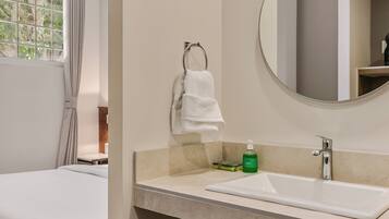 Comfort Apartment | Bathroom