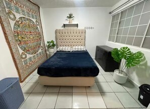 4 chambres, fer et planche à repasser, Wi-Fi, draps fournis