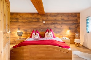 4 bedrooms, WiFi, bed sheets