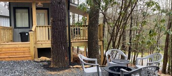 Beautiful Tiny Cabin Near Lake Nantahala and The Great Smoky Mountains