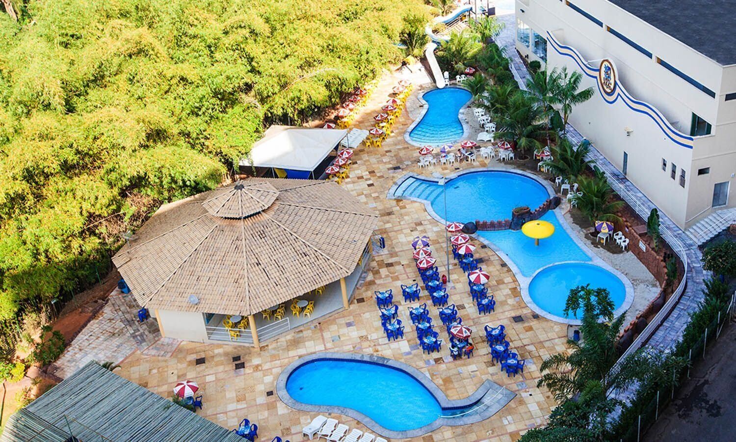 9 outdoor pools, pool umbrellas, sun loungers