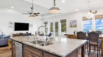 Studio (3 Bedrooms) | Property amenity