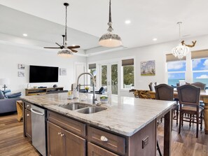 Studio (3 Bedrooms) | Property amenity