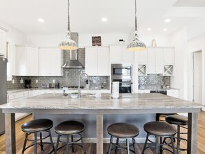 Studio (3 Bedrooms) | Property amenity - Bay Dream Believer by Southern Vacation Rentals (Gulf Shores)