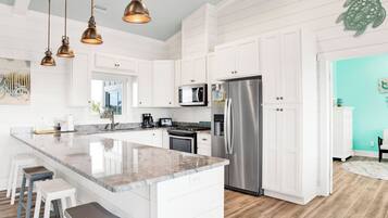 Studio (3 Bedrooms) | Property amenity