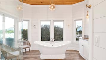 Studio (3 Bedrooms) | Property amenity