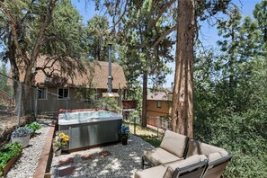 Tina de hidromasaje al aire libre