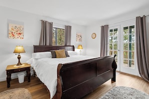 2 chambres, bureau, fer et planche à repasser, accès au Wi-Fi (inclus)
