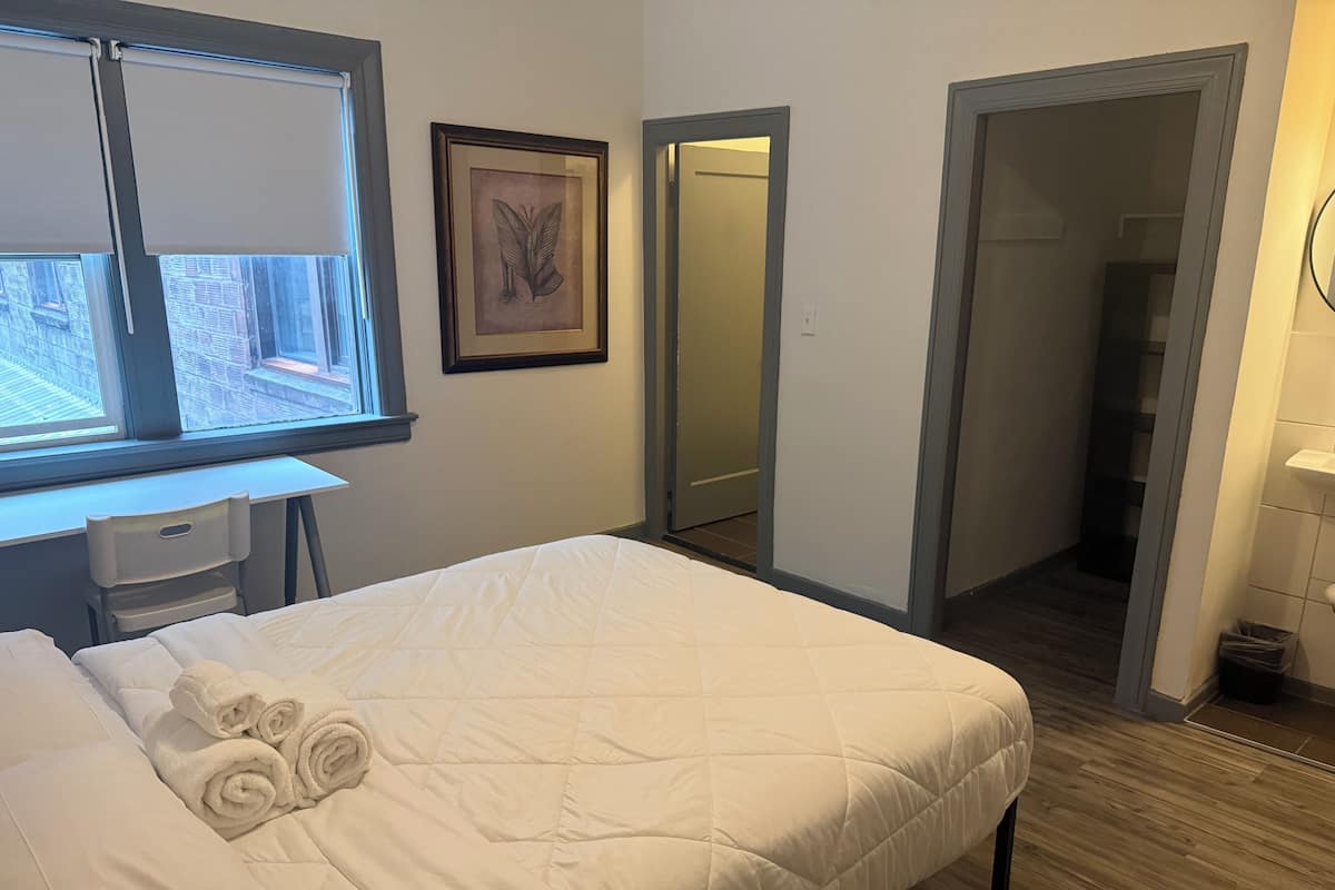 Habitación doble Deluxe | Ropa de cama de alta calidad, wifi gratis y ropa de cama