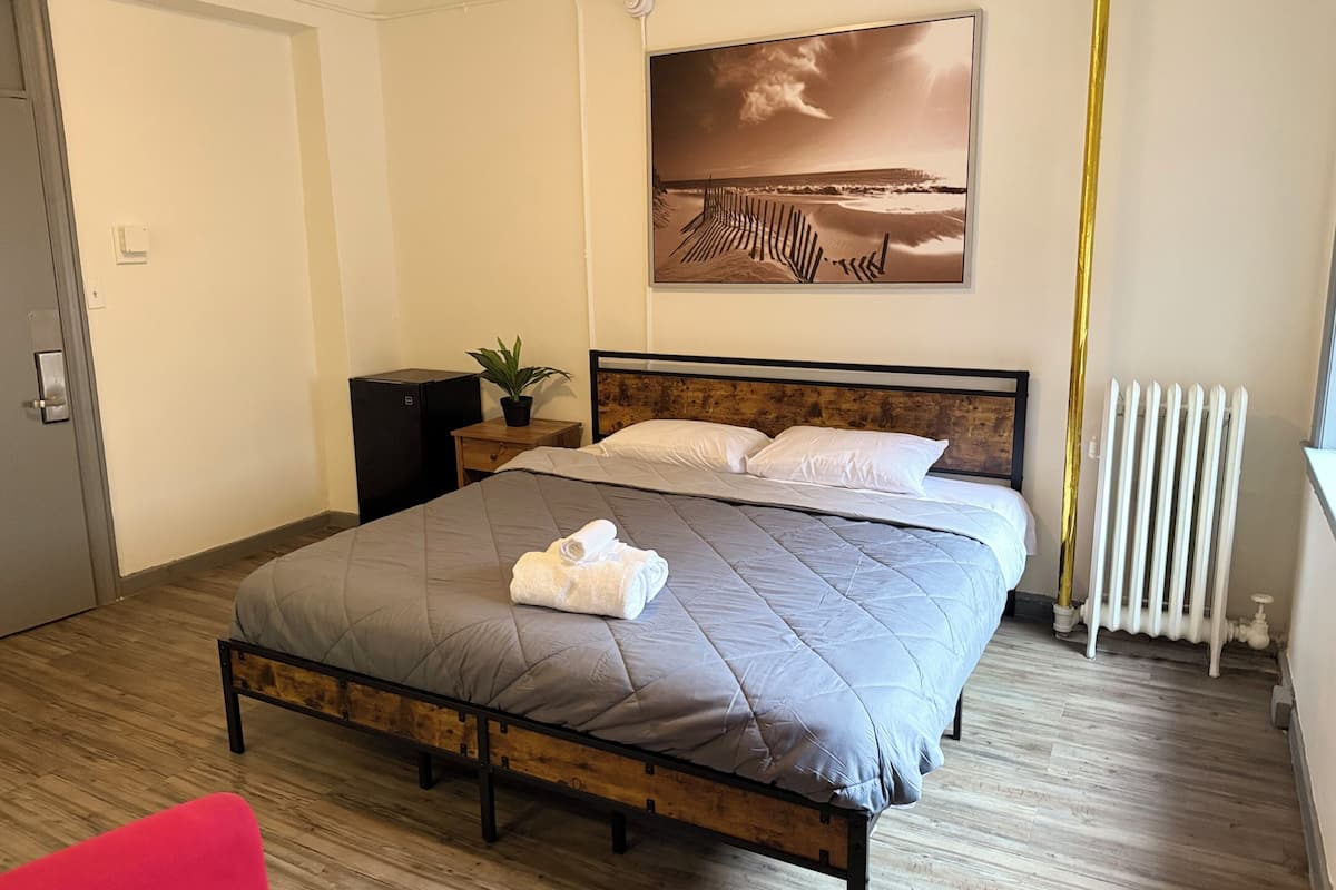 Habitación doble estándar | Ropa de cama de alta calidad, wifi gratis y ropa de cama