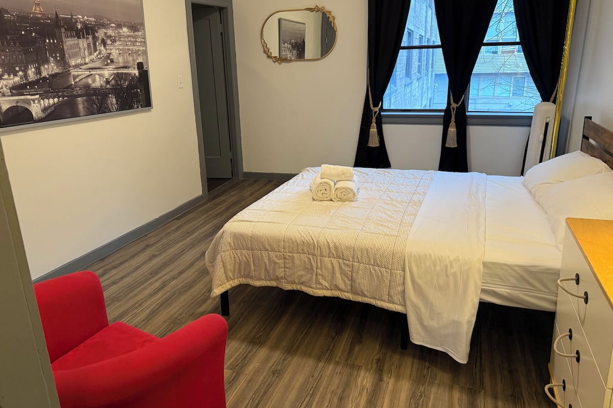 Ropa de cama de alta calidad, wifi gratis y ropa de cama