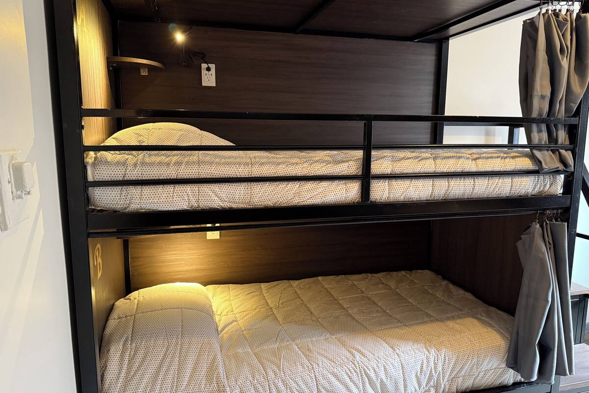 Premium bedding, WiFi (free), bed sheets