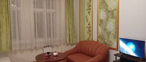 1 habitación, wifi y ropa de cama
