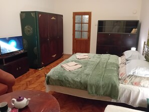 1 bedroom, WiFi, bed sheets